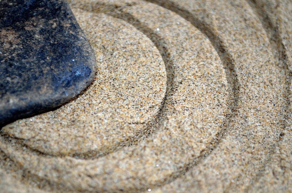 cercuri pe nisip , poezie, Nichita Stanescu